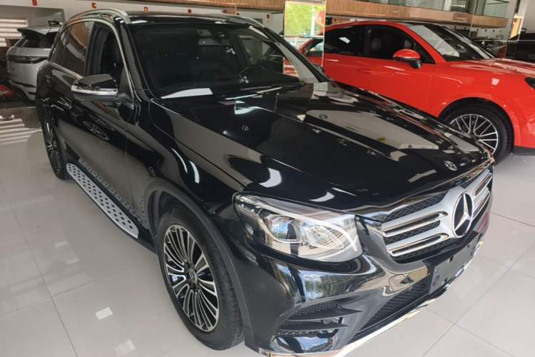 Used Mercedes-Benz GLC 2018 Facelifted GLC 260 4MATIC Dynamic Edition Front Right 45 Deg