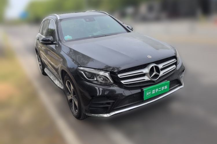 Used Mercedes-Benz GLC 2018 Facelift GLC 260 4MATIC Luxury Edition Front Right 45 Deg