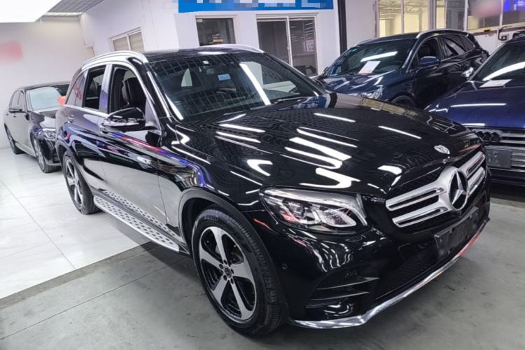 Used Mercedes-Benz GLC 2018 Facelift GLC 260 4MATIC Luxury Edition Front Right 45 Deg