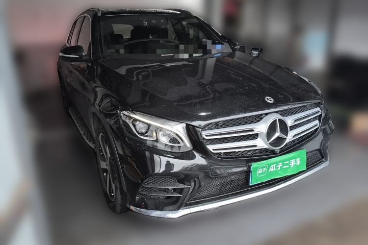 Used Mercedes-Benz GLC 2018 GLC 260 4MATIC Luxury Model Front Right 45 Deg