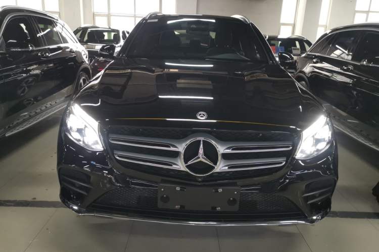 Used Mercedes-Benz GLC 2018 Refreshed GLC 300 4MATIC Dynamic Edition Front