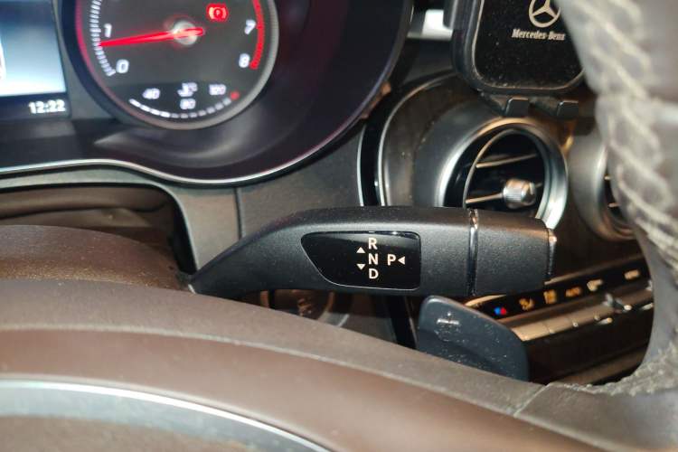 Used Mercedes-Benz GLC 2018 GLC 260 4MATIC Luxury Model Gear Lever