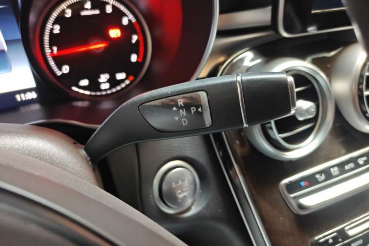 Used Mercedes-Benz GLC 2018 GLC 260 4MATIC Luxury Model Gear Lever
