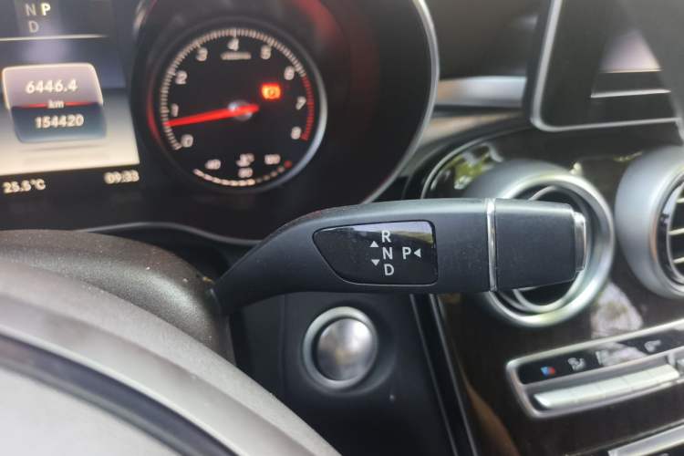 Used Mercedes-Benz GLC 2018 Facelifted GLC 260 4MATIC Dynamic Edition Gear Lever