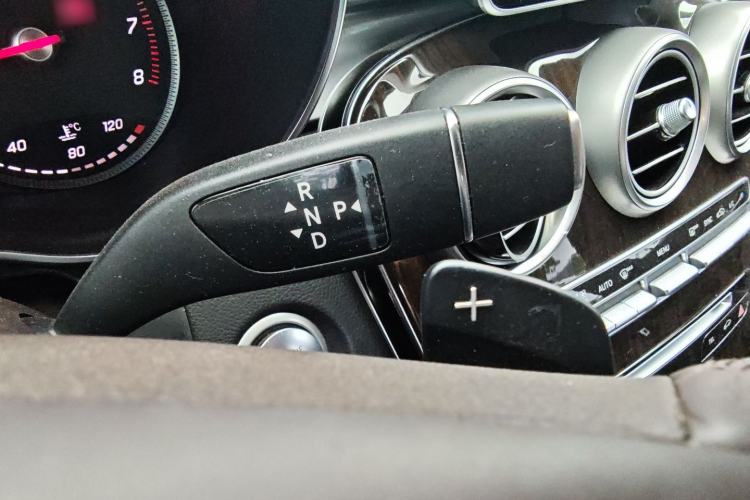Used Mercedes-Benz GLC 2018 Facelifted GLC 260 4MATIC Dynamic Edition Gear Lever