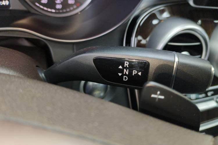 Used Mercedes-Benz GLC 2018 GLC 260 4MATIC Luxury Model Gear Lever