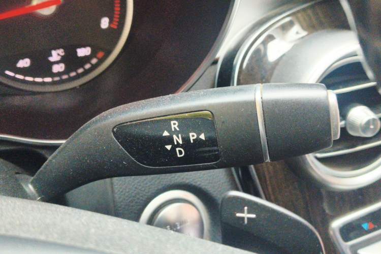 Used Mercedes-Benz GLC 2018 Facelifted GLC 260 4MATIC Dynamic Edition Gear Lever
