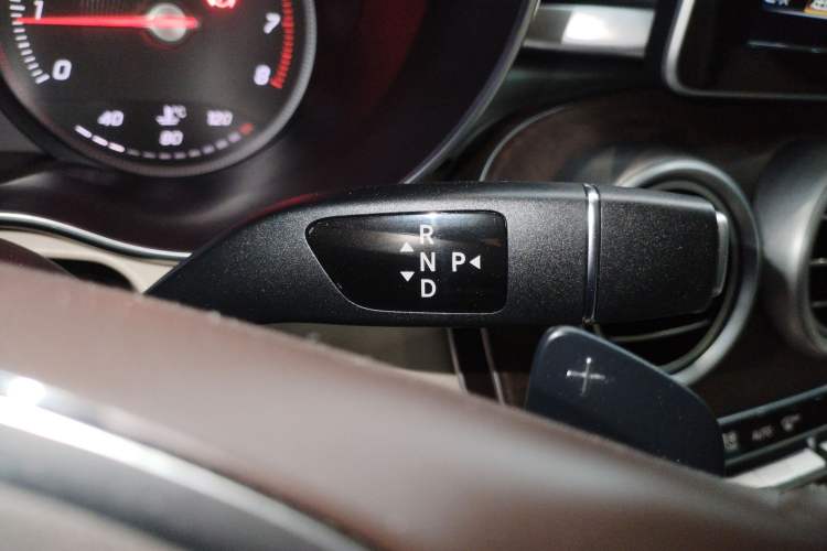 Used Mercedes-Benz GLC 2018 GLC 300 4MATIC Sport Edition Gear Lever