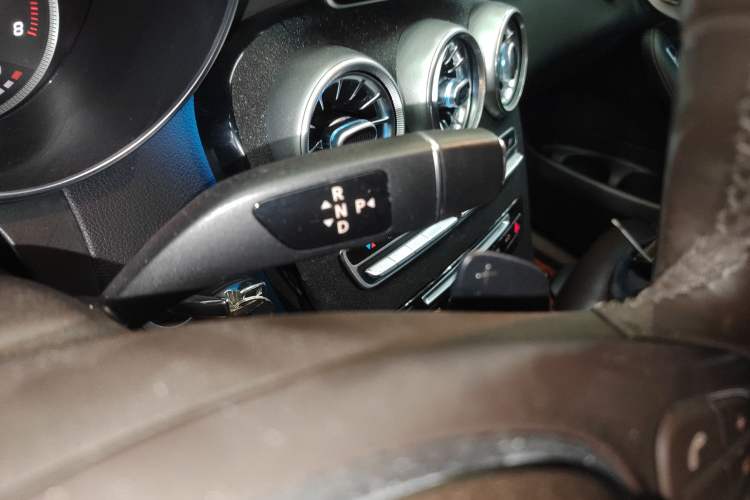 Used Mercedes-Benz GLC 2018 Facelift GLC 200 4MATIC Gear Lever