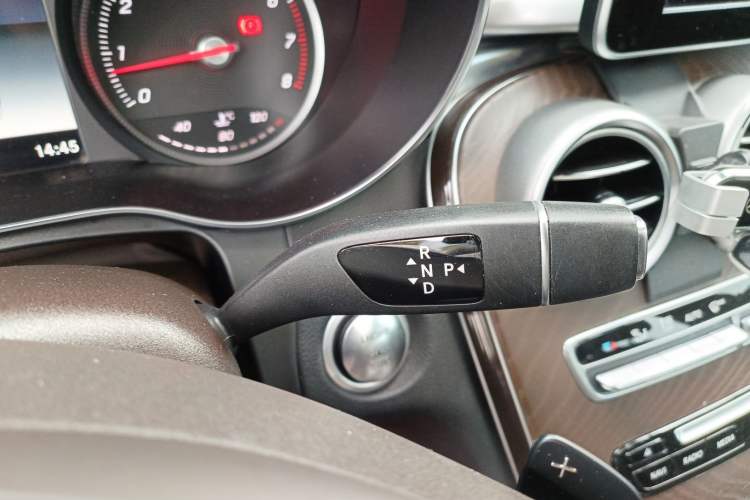 Used Mercedes-Benz GLC 2018 GLC 300 4MATIC Sport Edition Gear Lever