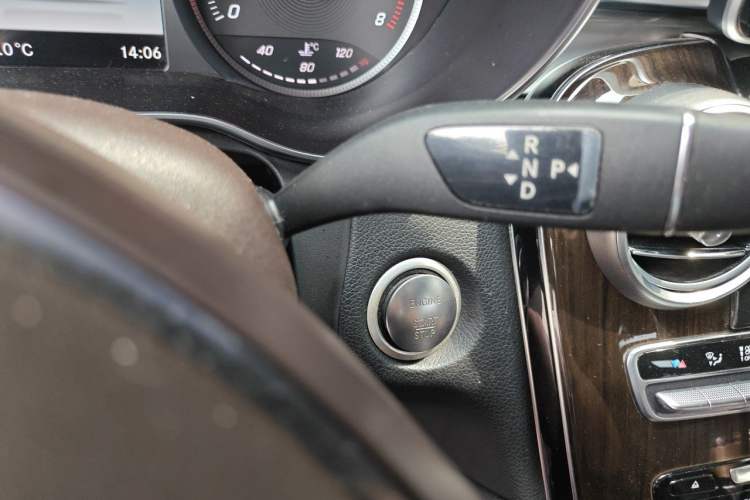 Used Mercedes-Benz GLC 2018 Facelifted GLC 260 4MATIC Dynamic Edition Gear Lever