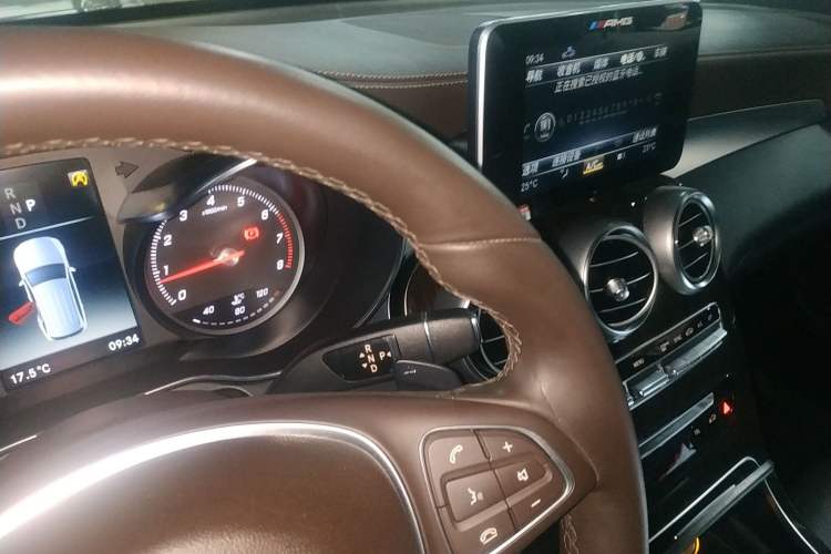 Used Mercedes-Benz GLC 2018 GLC 260 4MATIC Luxury Model Gear Lever