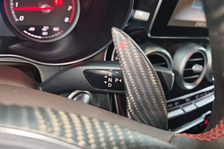 Used Mercedes-Benz GLC 2018 GLC 260 4MATIC Dynamic Edition Gear Lever