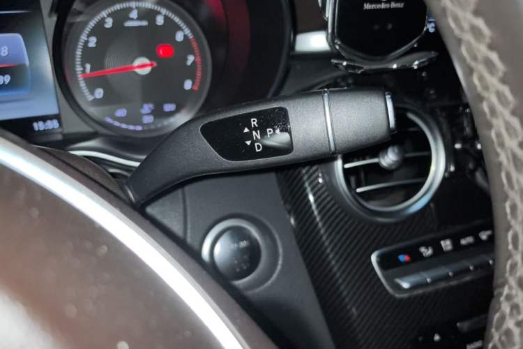 Used Mercedes-Benz GLC 2018 Facelifted GLC 260 4MATIC Dynamic Edition Gear Lever
