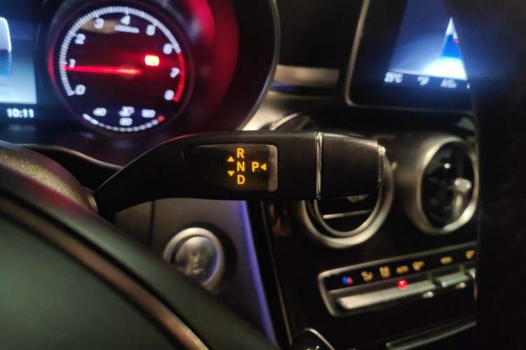 Used Mercedes-Benz GLC 2018 GLC 260 4MATIC Luxury Model Gear Lever