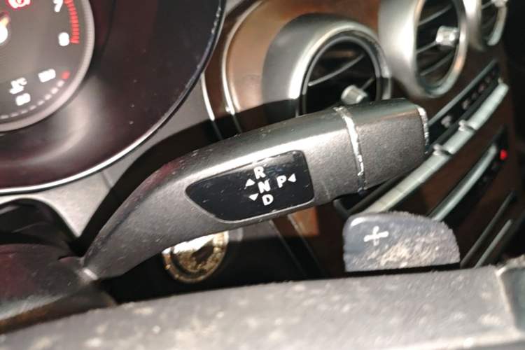 Used Mercedes-Benz GLC 2018 Refreshed GLC 300 4MATIC Dynamic Edition Gear Lever