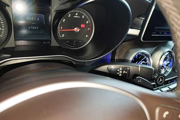 Used Mercedes-Benz GLC 2018 Refreshed GLC 300 4MATIC Dynamic Edition Gear Lever