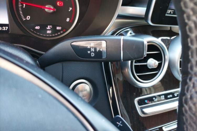 Used Mercedes-Benz GLC 2018 GLC 260 4MATIC Luxury Model Gear Lever