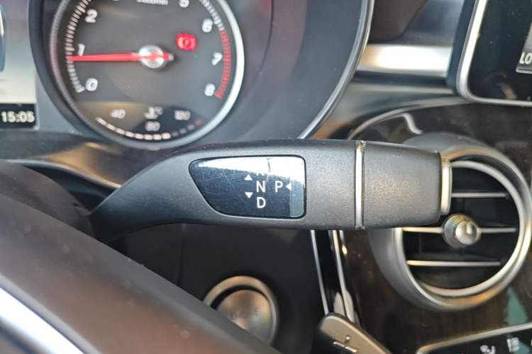 Used Mercedes-Benz GLC 2018 Facelift GLC 260 4MATIC Luxury Edition Gear Lever