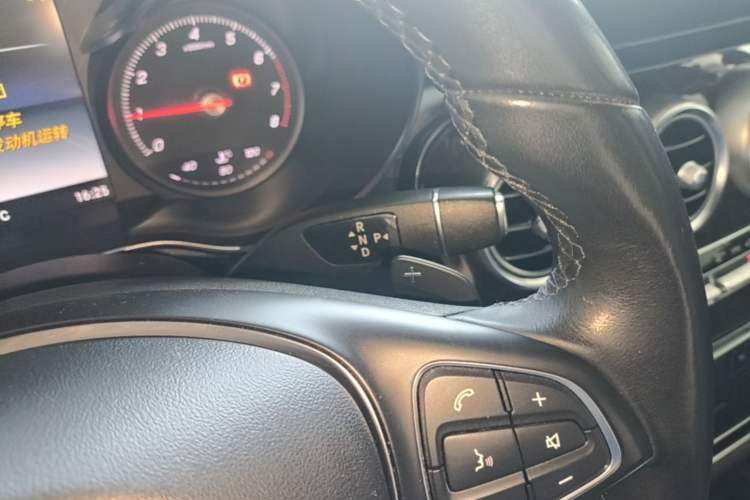 Used Mercedes-Benz GLC 2018 GLC 260 4MATIC Dynamic Edition Gear Lever