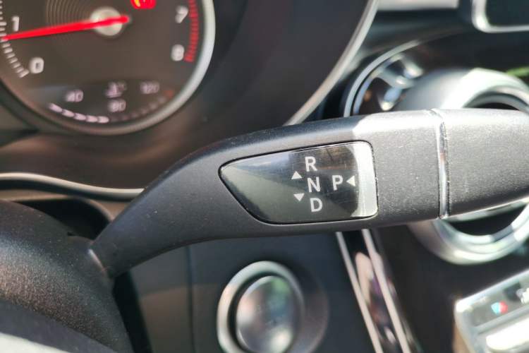 Used Mercedes-Benz GLC 2018 GLC 260 4MATIC Dynamic Edition Gear Lever