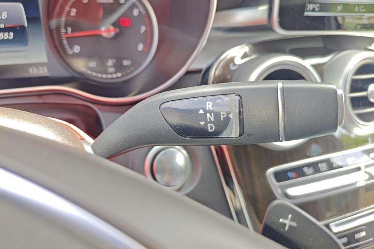 Used Mercedes-Benz GLC 2018 Facelifted GLC 260 4MATIC Dynamic Edition Gear Lever