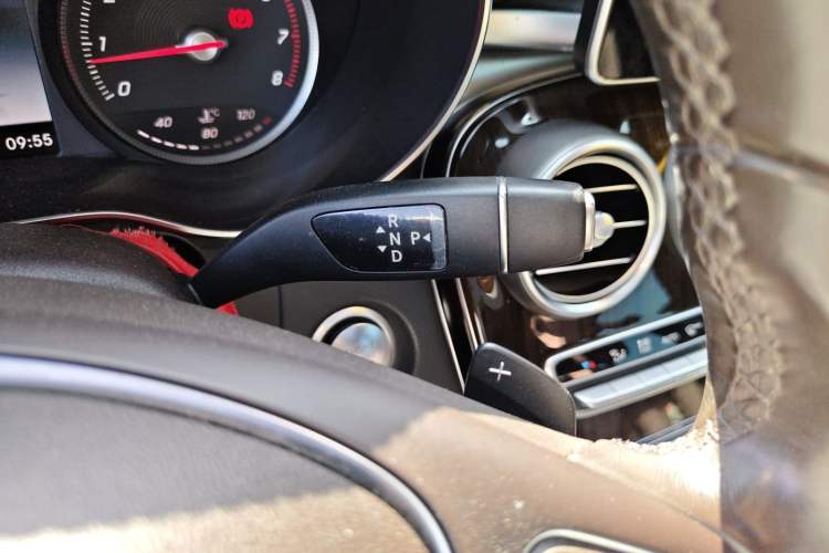 Used Mercedes-Benz GLC 2018 GLC 260 4MATIC Luxury Model Gear Lever