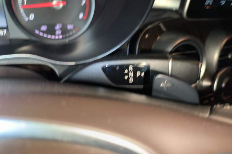 Used Mercedes-Benz GLC 2018 GLC 260 4MATIC Luxury Model Gear Lever