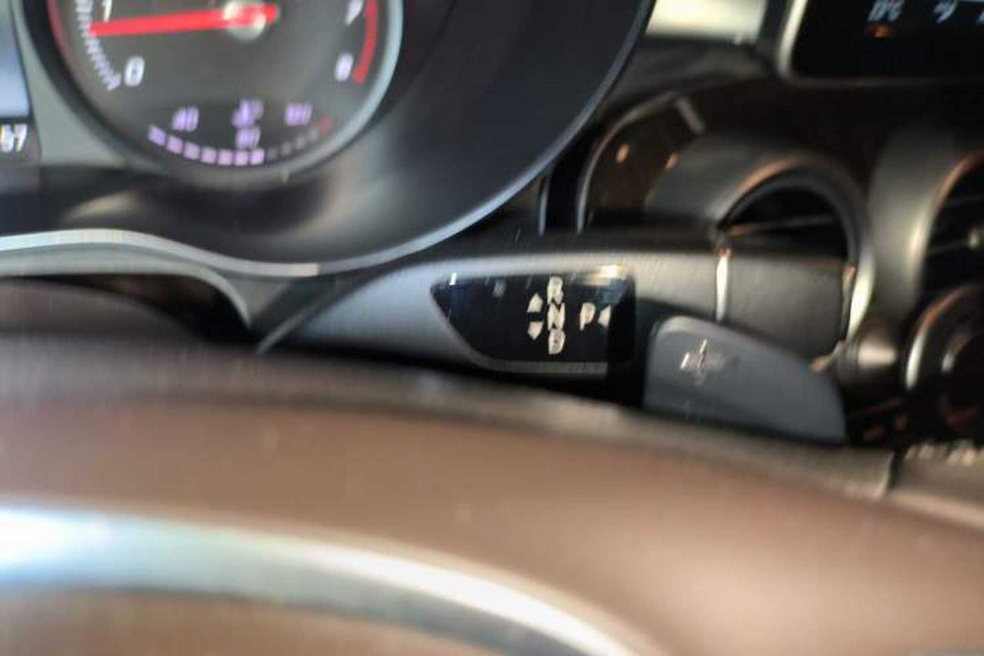 Used Mercedes-Benz GLC 2018 GLC 260 4MATIC Luxury Model Gear Lever