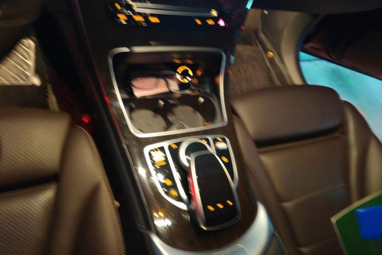 Used Mercedes-Benz GLC 2018 GLC 260 4MATIC Luxury Model Gear Lever