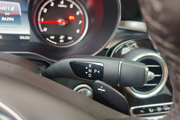 Used Mercedes-Benz GLC 2018 GLC 260 4MATIC Luxury Model Gear Lever