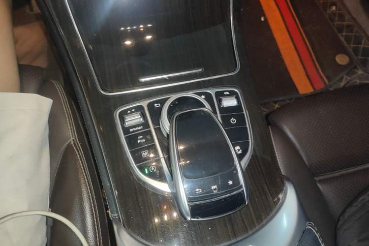 Used Mercedes-Benz GLC 2018 Facelifted GLC 260 4MATIC Dynamic Edition Gear Lever