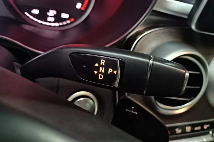 Used Mercedes-Benz GLC 2018 GLC 300 4MATIC Sport Edition Gear Lever
