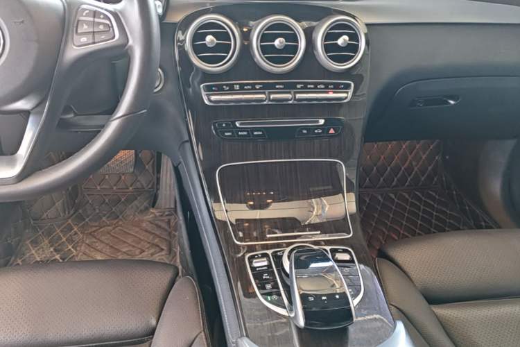 Used Mercedes-Benz GLC 2018 Facelifted GLC 260 4MATIC Dynamic Edition Gear Lever
