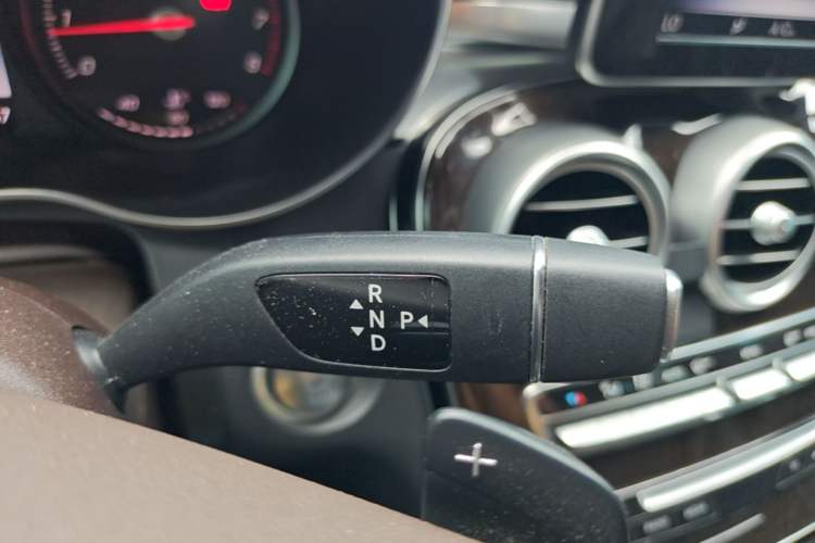 Used Mercedes-Benz GLC 2018 GLC 260 4MATIC Luxury Model Gear Lever