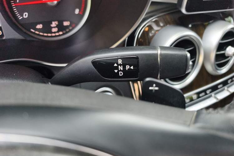 Used Mercedes-Benz GLC 2018 GLC 260 4MATIC Dynamic Edition Gear Lever