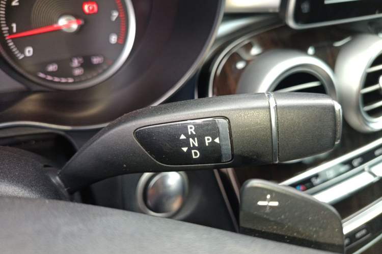 Used Mercedes-Benz GLC 2018 GLC 260 4MATIC Luxury Model Gear Lever
