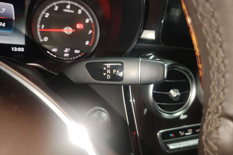 Used Mercedes-Benz GLC 2018 Facelifted GLC 260 4MATIC Dynamic Edition Gear Lever