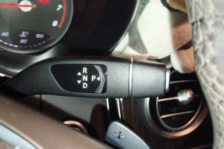Used Mercedes-Benz GLC 2018 GLC 260 4MATIC Luxury Model Gear Lever