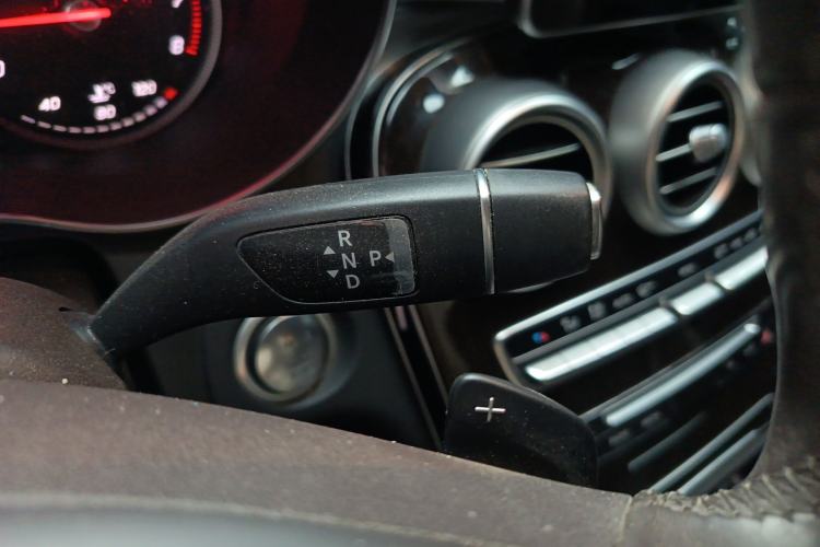 Used Mercedes-Benz GLC 2018 GLC 260 4MATIC Luxury Model Gear Lever