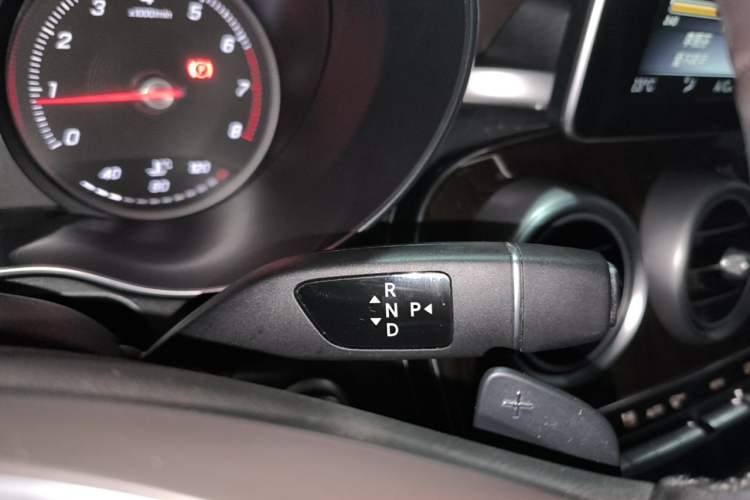 Used Mercedes-Benz GLC 2018 GLC 260 4MATIC Luxury Model Gear Lever