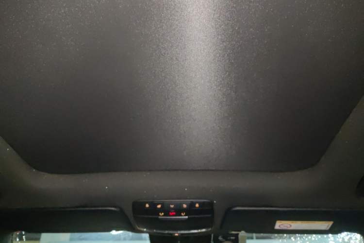 Used Mercedes-Benz GLC 2018 Facelift GLC 260 4MATIC Luxury Edition Headliner