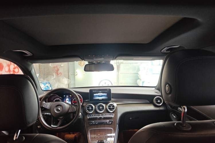 Used Mercedes-Benz GLC 2018 GLC 260 4MATIC Luxury Model Headliner