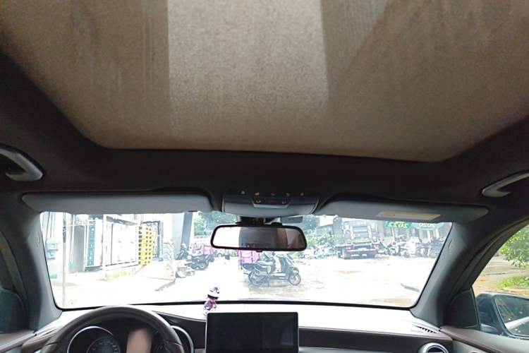 Used Mercedes-Benz GLC 2018 Facelift GLC 200 4MATIC Headliner