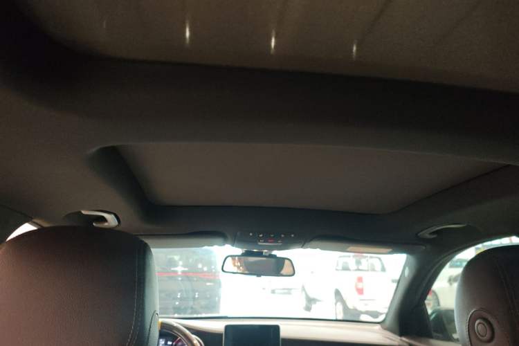 Used Mercedes-Benz GLC 2018 Facelift GLC 200 4MATIC Headliner