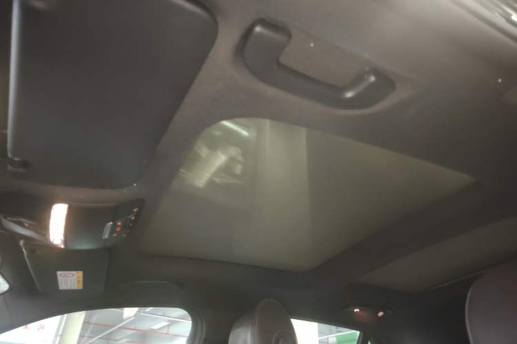 Used Mercedes-Benz GLC 2018 Facelift GLC 200 4MATIC Headliner
