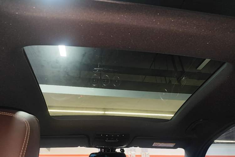 Used Mercedes-Benz GLC 2018 GLC 260 4MATIC Dynamic Edition Headliner