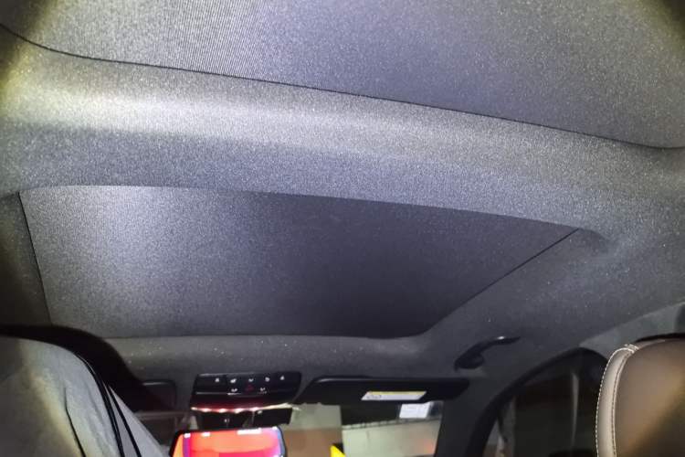 Used Mercedes-Benz GLC 2018 Facelifted GLC 260 4MATIC Dynamic Edition Headliner