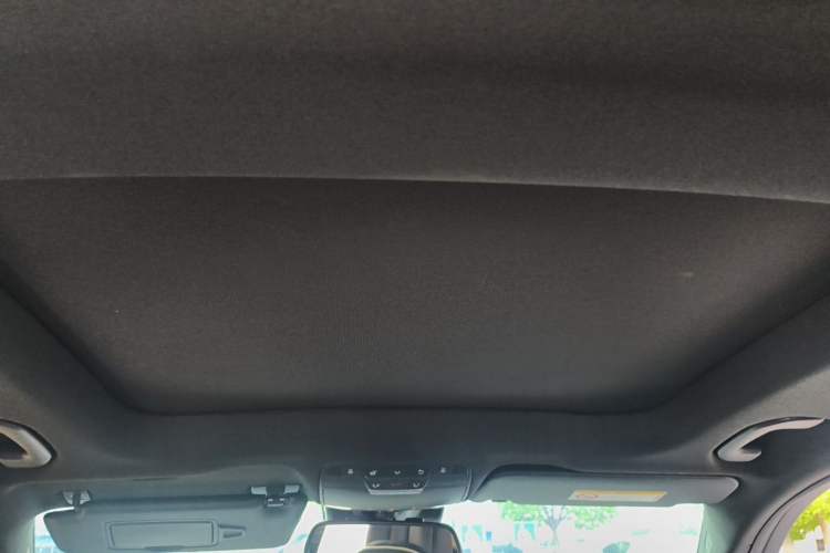 Used Mercedes-Benz GLC 2018 Facelift GLC 260 4MATIC Luxury Edition Headliner
