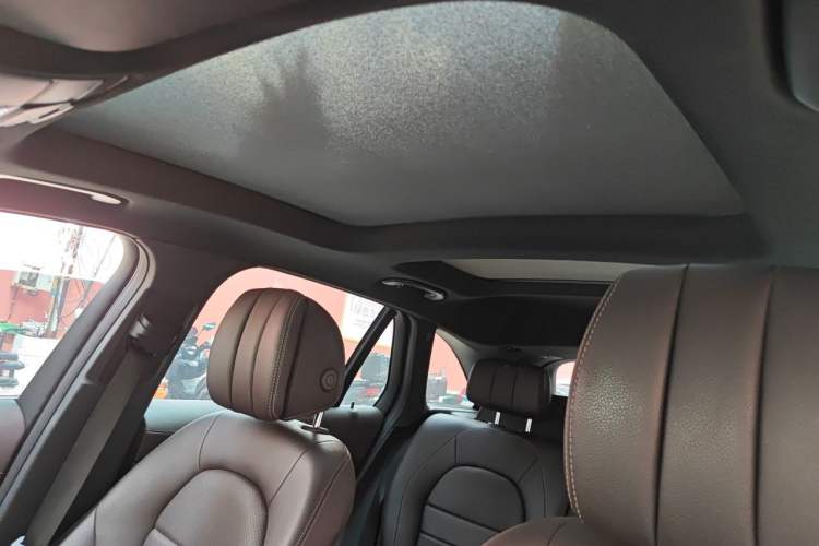 Used Mercedes-Benz GLC 2018 Facelift GLC 260 4MATIC Luxury Edition Headliner